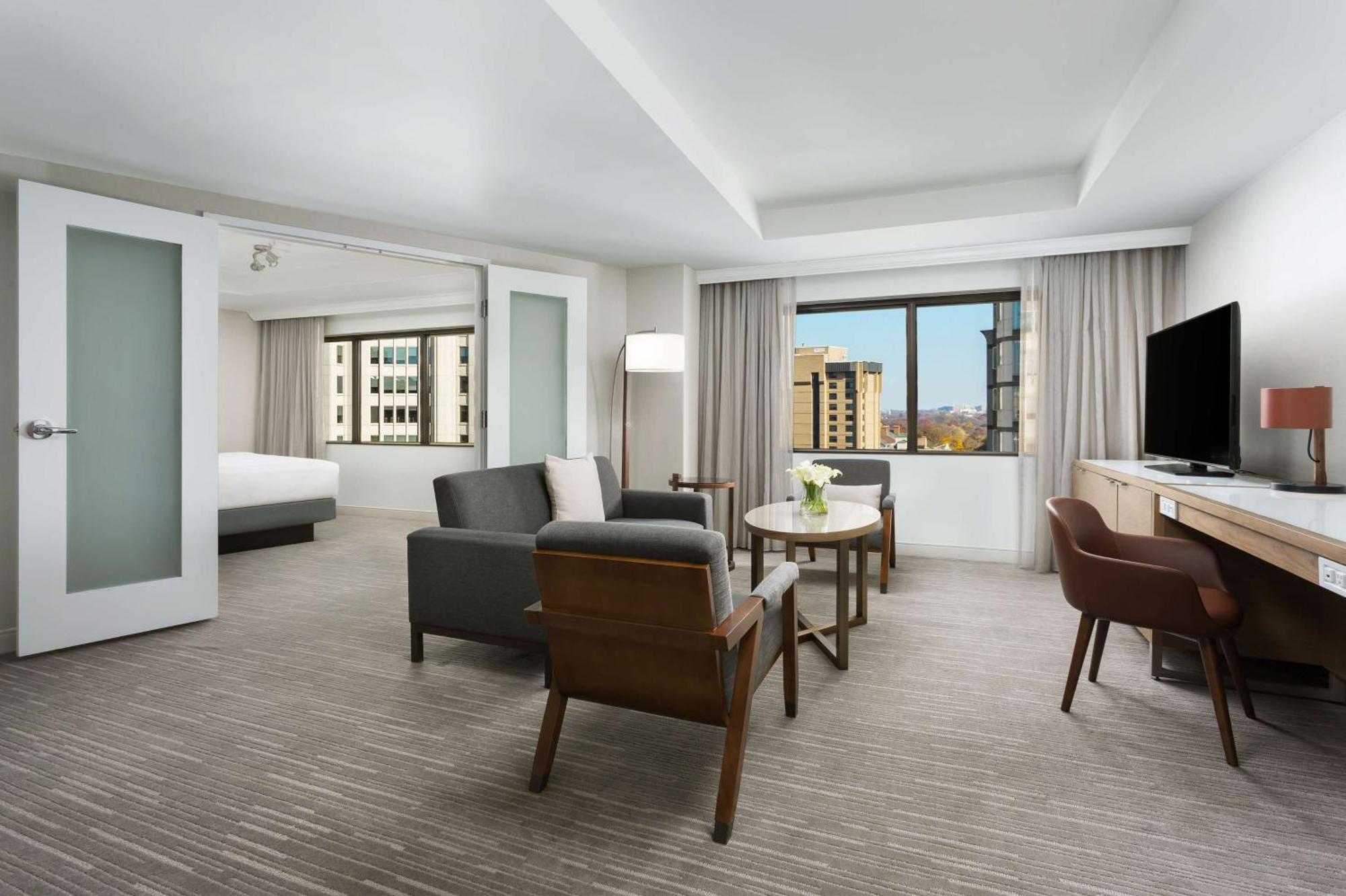 Executive Suite,1275568513:JPEG